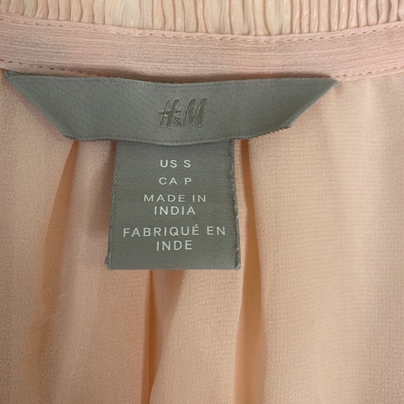 H&M Crinkled Chiffon Blouse, Size S - Picture 6 of 8